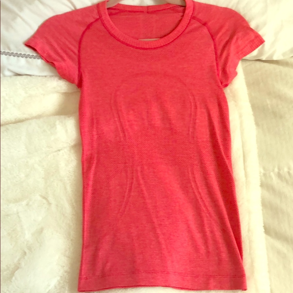 Lululemon Swiftly tech t-shirt neon pink